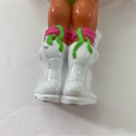 Ultimate warrior 1990 vintage wrestler Hasbro Preowned condition-see pictures - Picture 4 of 9